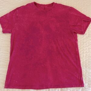 Lululemon women’s oversized boyfriend tee